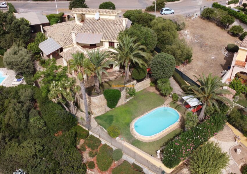 Villa in posizione selezionata con vista sul mare