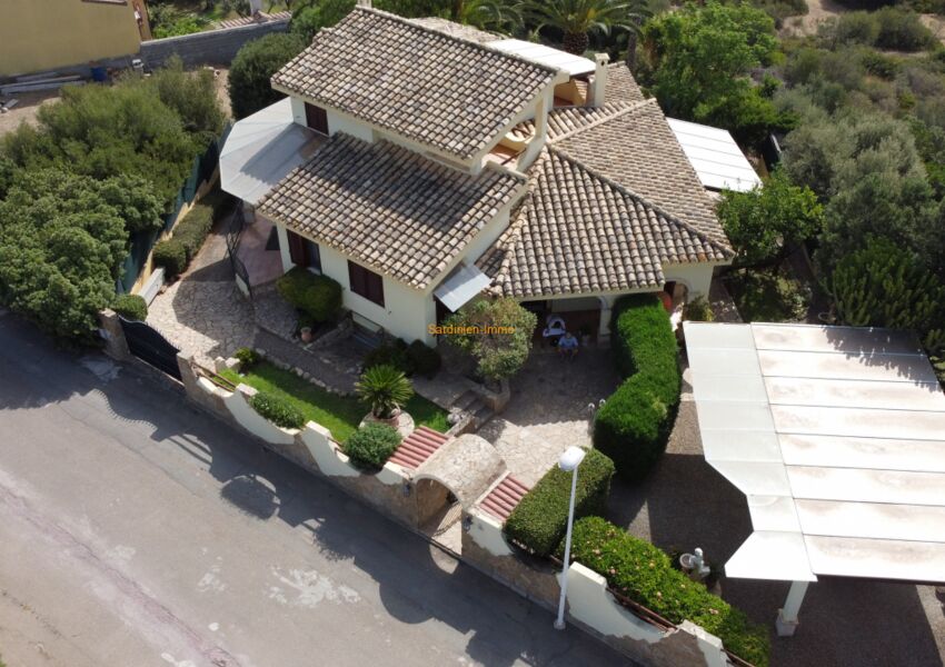 Villa in posizione selezionata con vista sul mare